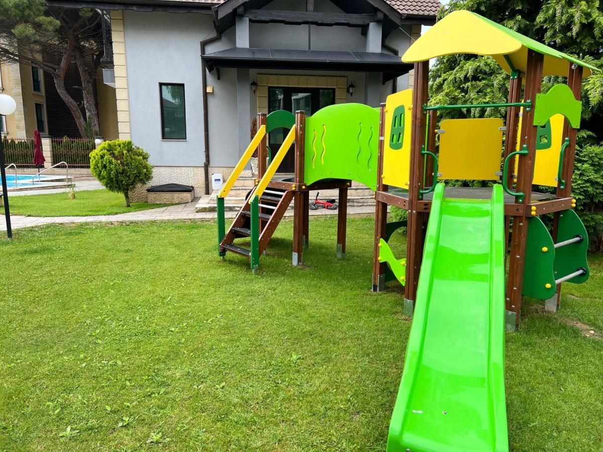 Family Hotel Paradise Saints Constantine and Helena ภายนอก รูปภาพ